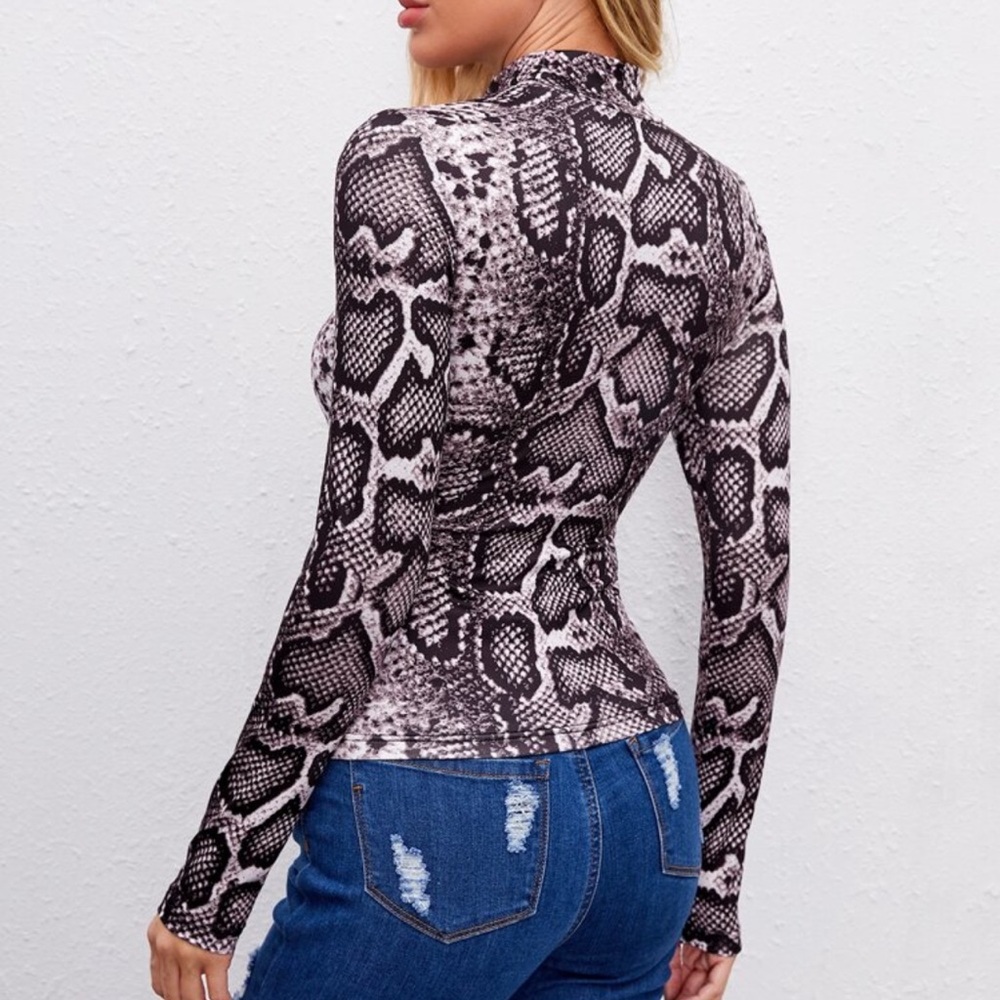 Women's Black and White Snake Print Top